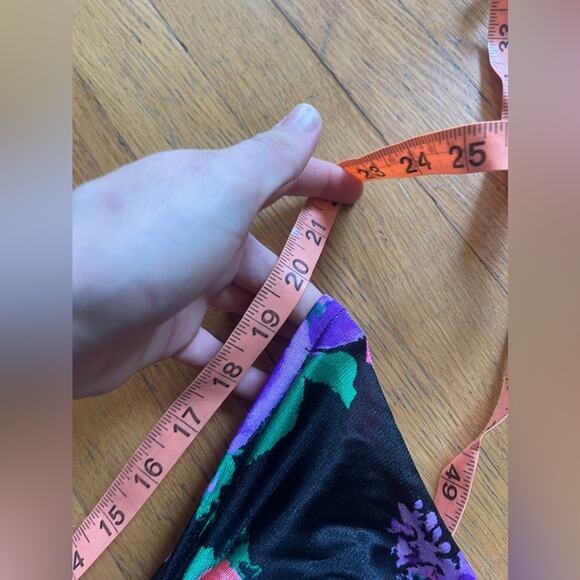 70s Vintage Nylon Wrap Tie Skirt - Picture 6 of 6